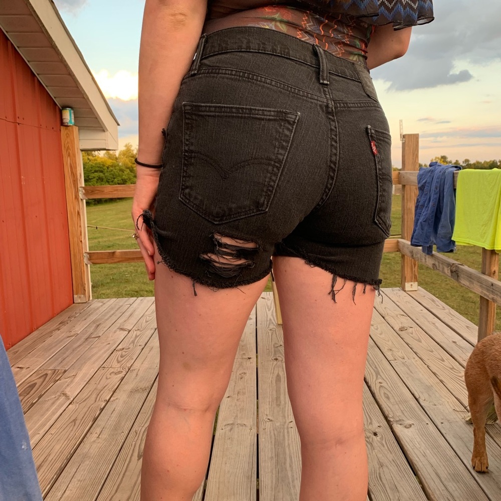 Levi’s - Picture 2 of 3